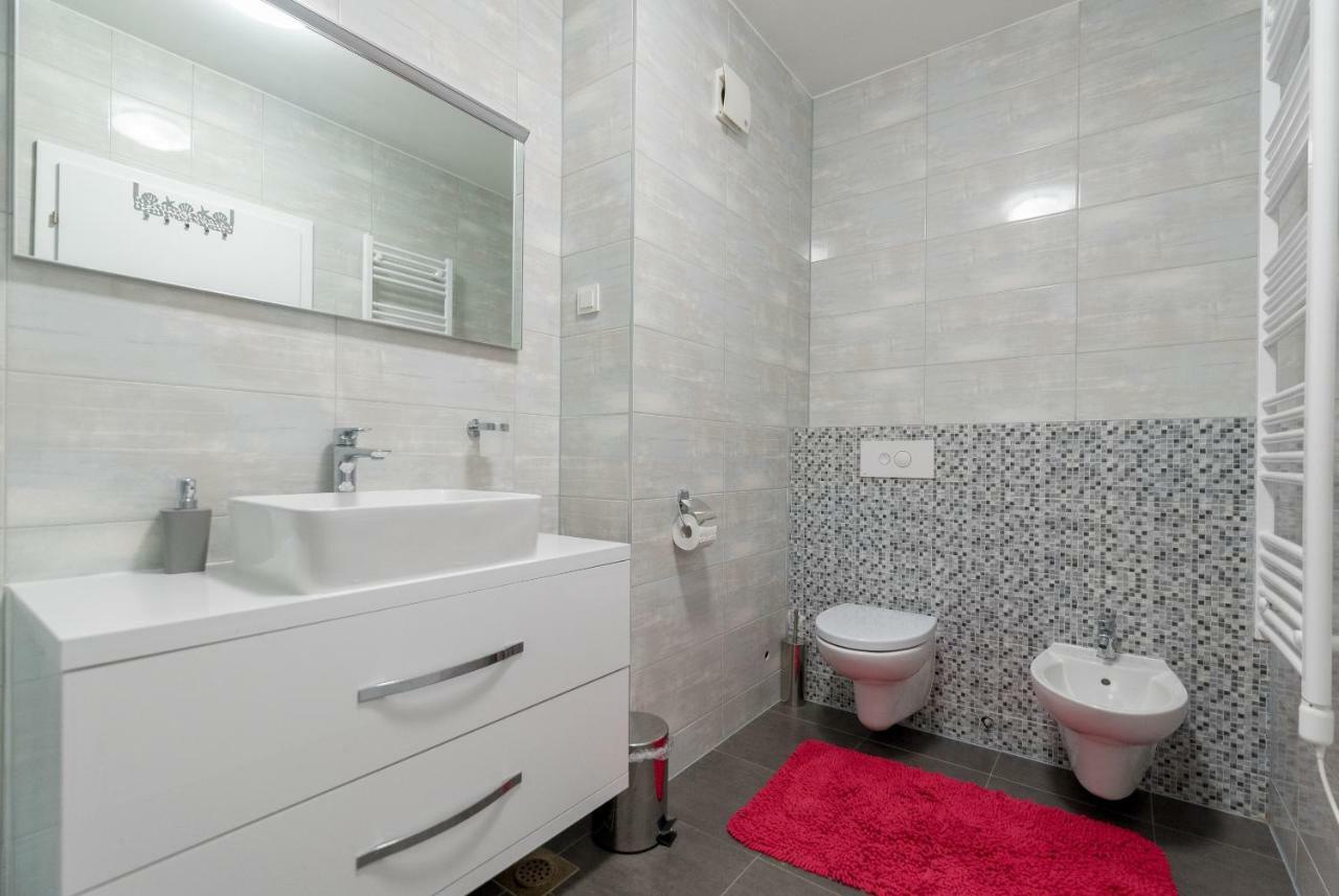 Villa Anja 1St Floor เปโรย ภายนอก รูปภาพ