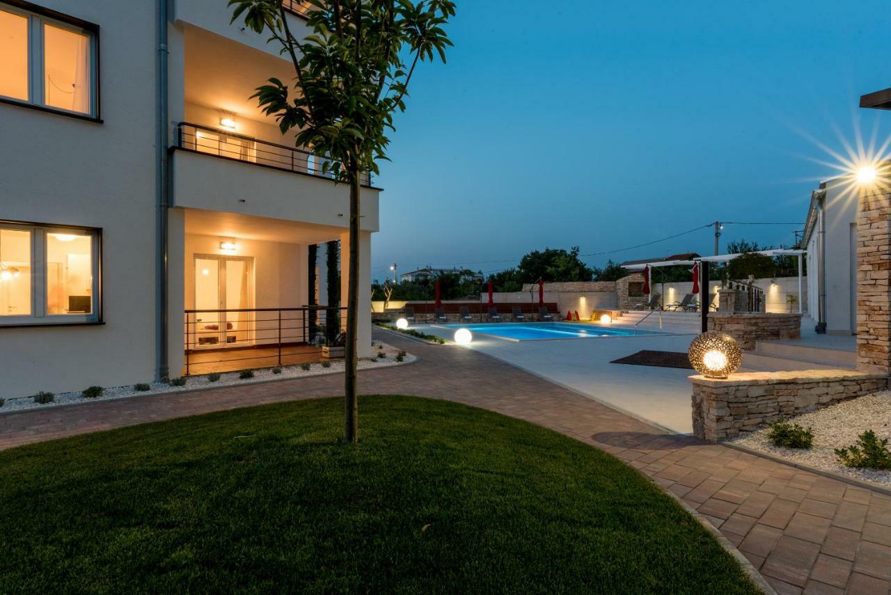 Villa Anja 1St Floor เปโรย ภายนอก รูปภาพ