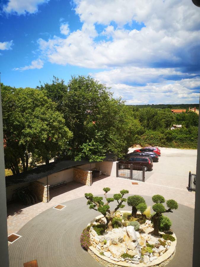 Villa Anja 1St Floor เปโรย ภายนอก รูปภาพ